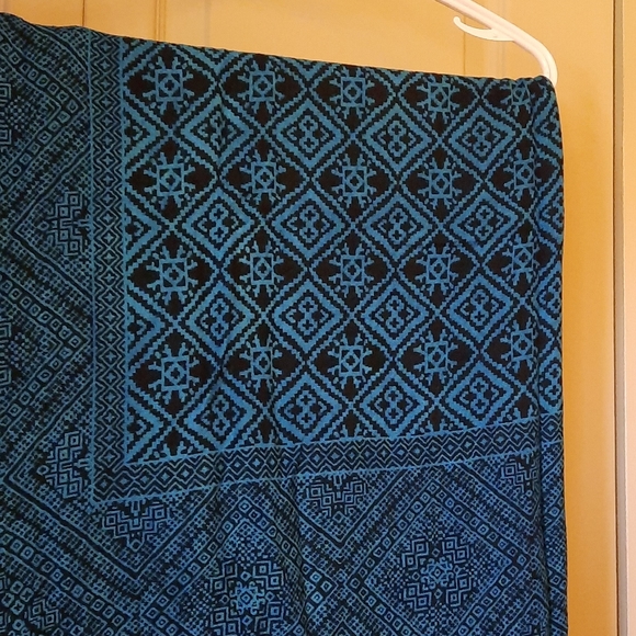 Aphorism Large Black & Blue Scarf - Picture 4 of 6